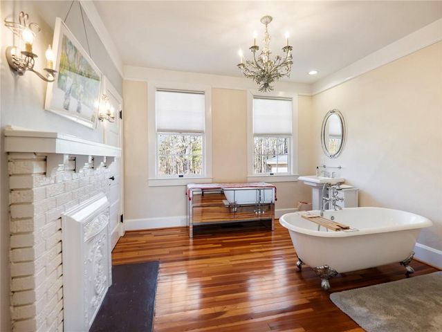 19 Fourth Street, Gainesville, GA 30504