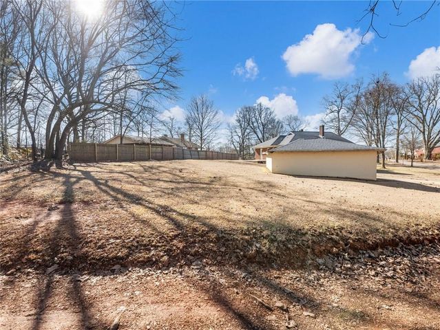 19 Fourth Street, Gainesville, GA 30504