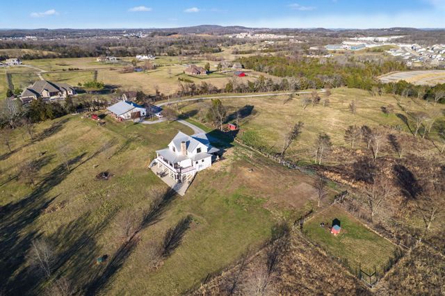 710 Callis Rd, Lebanon, TN 37090