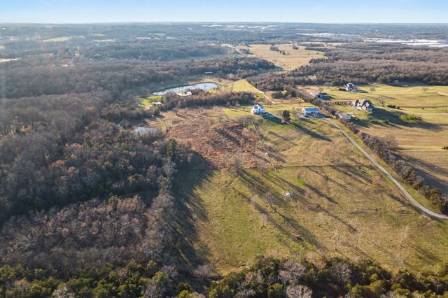 710 Callis Rd, Lebanon, TN 37090