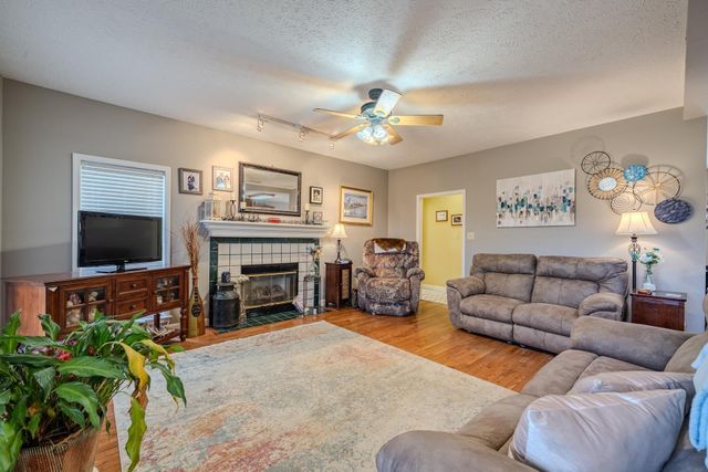 1635 CHOATE CREEK RD, Savannah, TN 38372