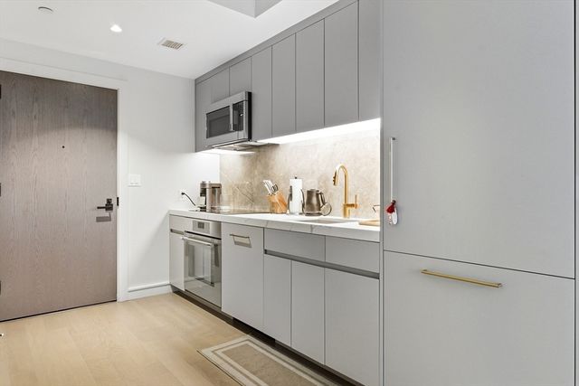 55 Lagrange 403, Boston, MA 02116