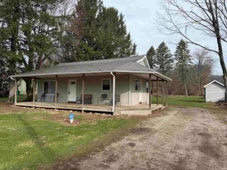 67916 Lake Trail, Lakeville, IN 46536