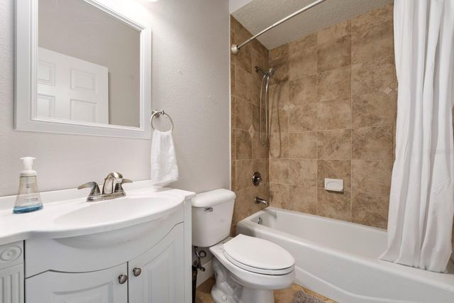 3411 W NORTH B STREET, Tampa, FL 33609