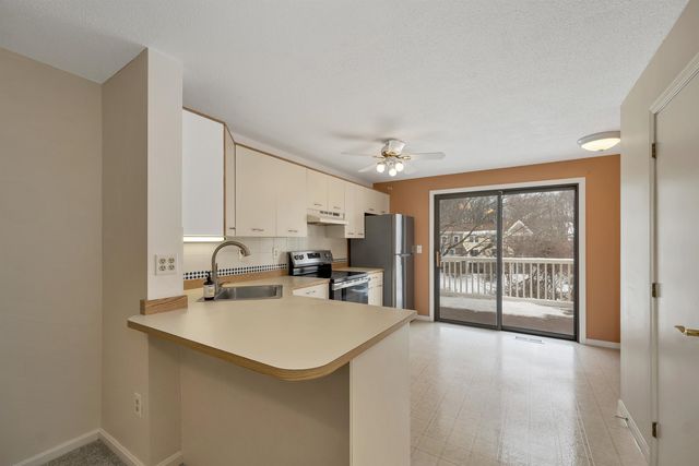 543 Fox Hollow Way, Manchester, NH 03104