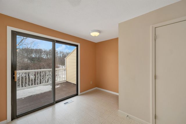 543 Fox Hollow Way, Manchester, NH 03104