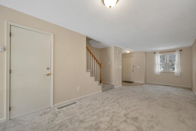 543 Fox Hollow Way, Manchester, NH 03104