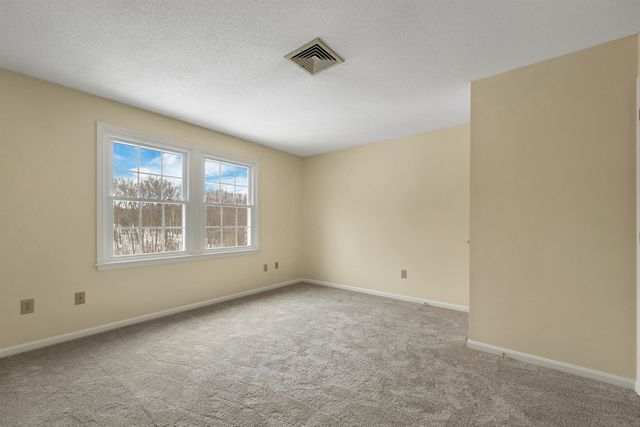 543 Fox Hollow Way, Manchester, NH 03104