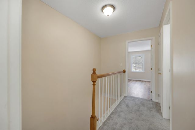 543 Fox Hollow Way, Manchester, NH 03104