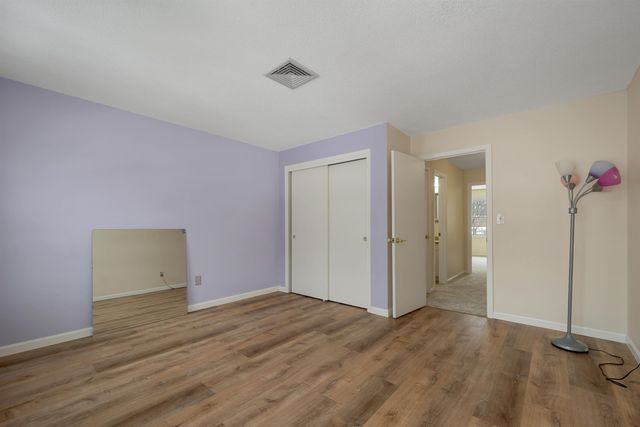 543 Fox Hollow Way, Manchester, NH 03104