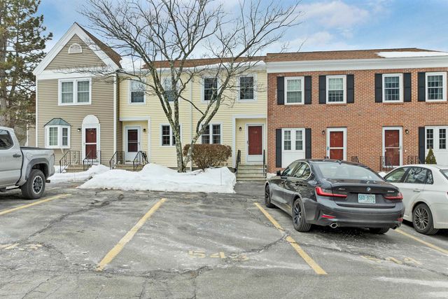 543 Fox Hollow Way, Manchester, NH 03104