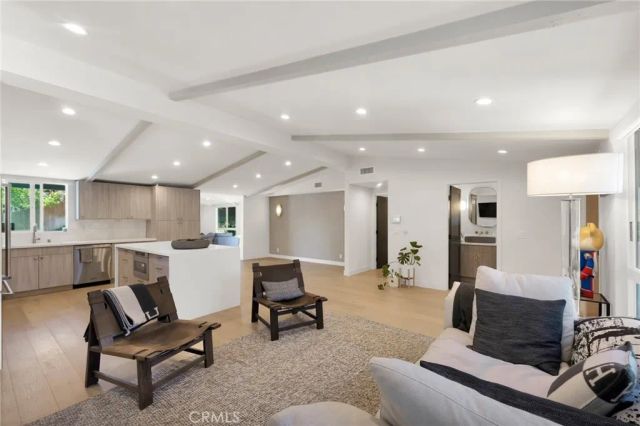 4941 Rigoletto Street, Woodland Hills, CA 91364