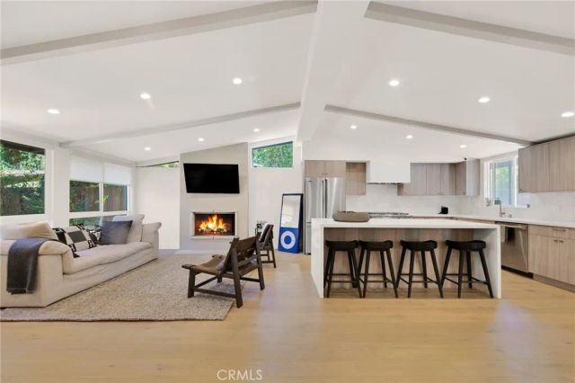 4941 Rigoletto Street, Woodland Hills, CA 91364