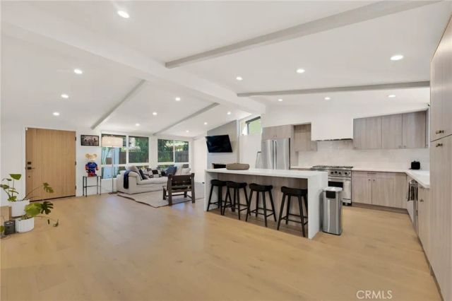 4941 Rigoletto Street, Woodland Hills, CA 91364