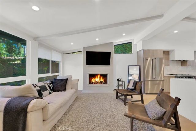 4941 Rigoletto Street, Woodland Hills, CA 91364