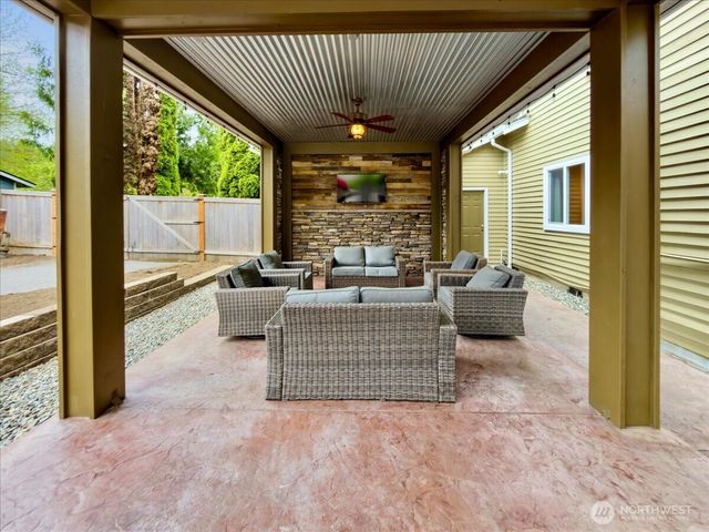 20622 SE 135th Street, Issaquah, WA 98027