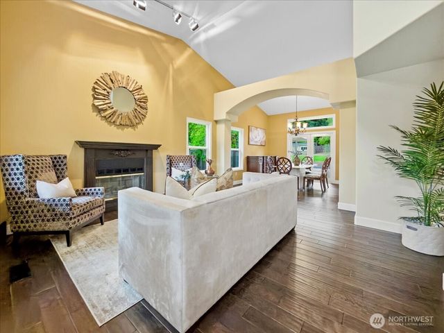 20622 SE 135th Street, Issaquah, WA 98027