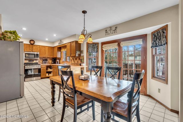 24 Sunny Woods Lane, Jackson, NJ 08527