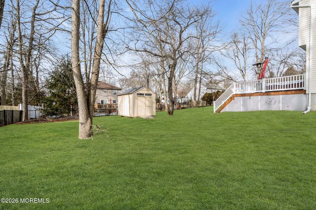 24 Sunny Woods Lane, Jackson, NJ 08527