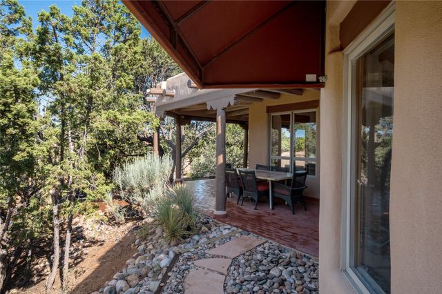 25 Bluestem Drive, Santa Fe, NM 87506