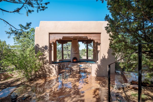 25 Bluestem Drive, Santa Fe, NM 87506