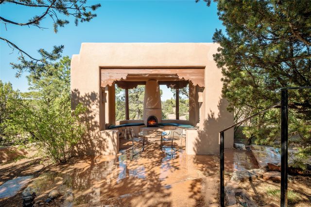 25 Bluestem Drive, Santa Fe, NM 87506