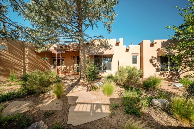 25 Bluestem Drive, Santa Fe, NM 87506