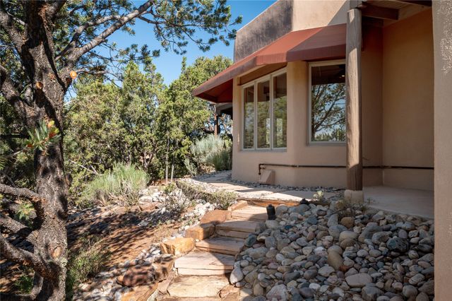 25 Bluestem Drive, Santa Fe, NM 87506