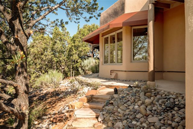 25 Bluestem Drive, Santa Fe, NM 87506