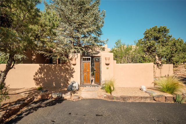 25 Bluestem Drive, Santa Fe, NM 87506