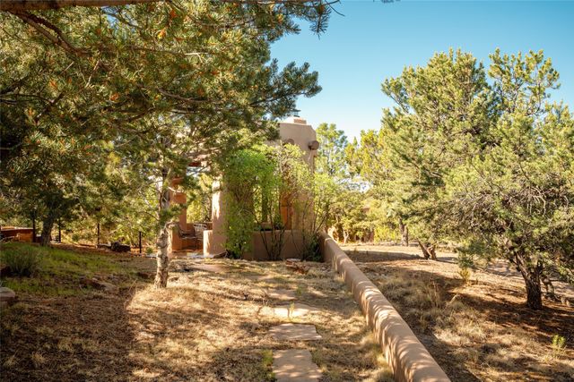 25 Bluestem Drive, Santa Fe, NM 87506
