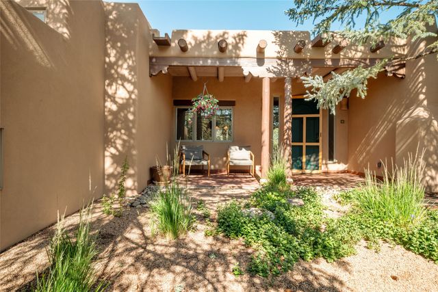 25 Bluestem Drive, Santa Fe, NM 87506