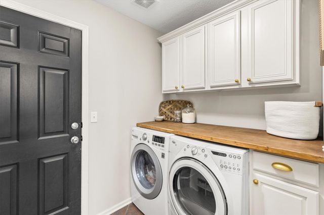 2413 SW 36th Street, Ankeny, IA 50023