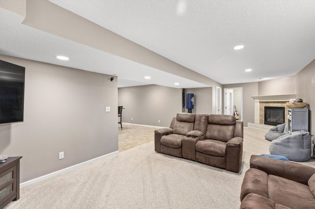 2413 SW 36th Street, Ankeny, IA 50023