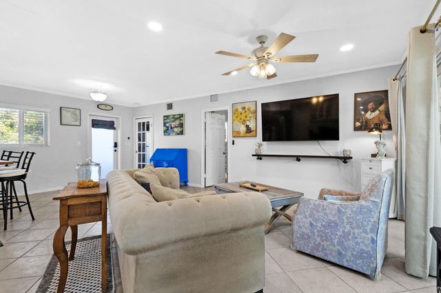 1000 SE 4th Street 209-210, Fort Lauderdale, FL 33301