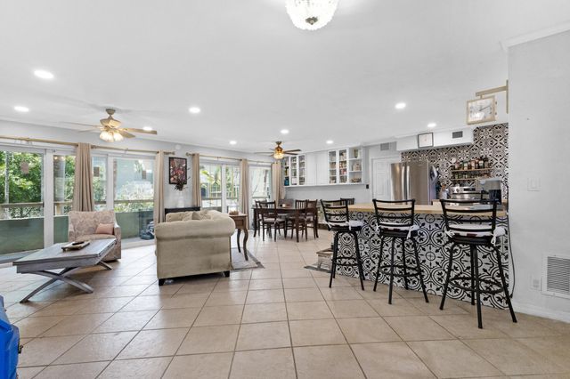 1000 SE 4th Street 209-210, Fort Lauderdale, FL 33301
