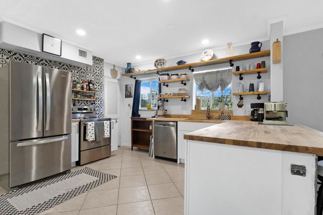 1000 SE 4th Street 209-210, Fort Lauderdale, FL 33301