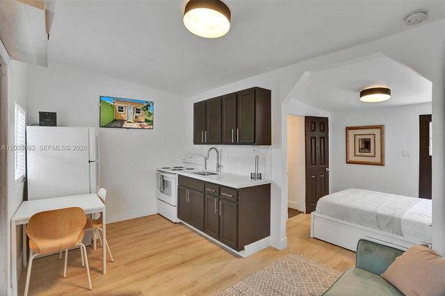 2204 Mckinley Street, Hollywood, FL 33020