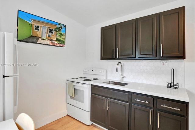 2204 Mckinley Street, Hollywood, FL 33020