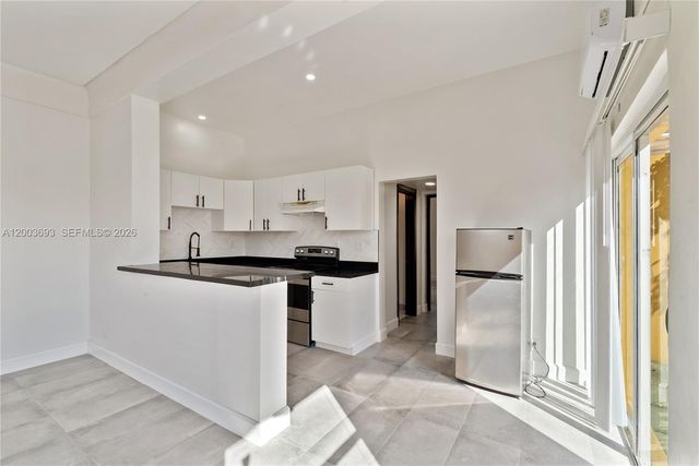 2204 Mckinley Street, Hollywood, FL 33020