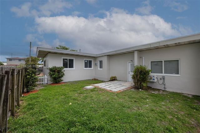 2204 Mckinley Street, Hollywood, FL 33020