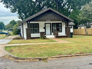 628 S 12th Street, Chickasha, OK 73018
