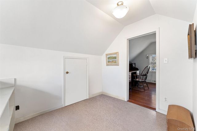 2 Oakwood Place, Scarsdale, NY 10583