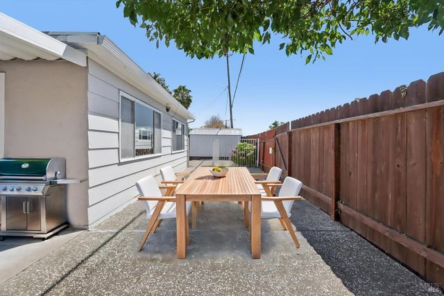 331 E Pacific Ave, Fairfield, CA 94533