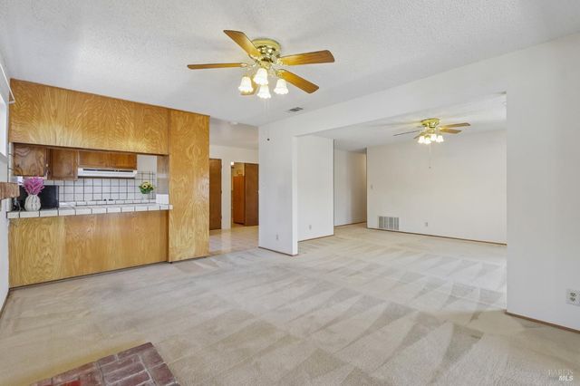 331 E Pacific Ave, Fairfield, CA 94533