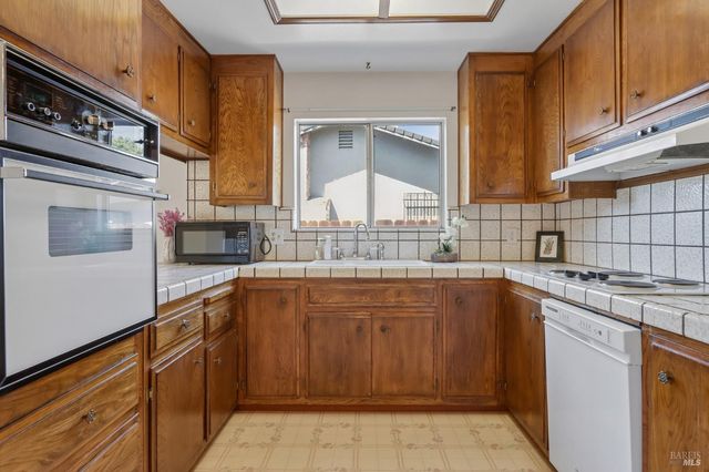 331 E Pacific Ave, Fairfield, CA 94533