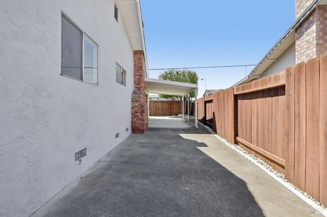 331 E Pacific Ave, Fairfield, CA 94533