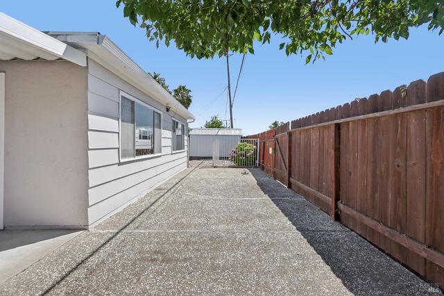 331 E Pacific Ave, Fairfield, CA 94533
