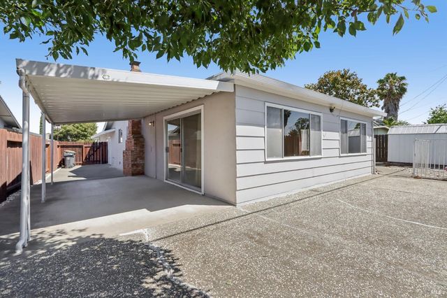 331 E Pacific Ave, Fairfield, CA 94533