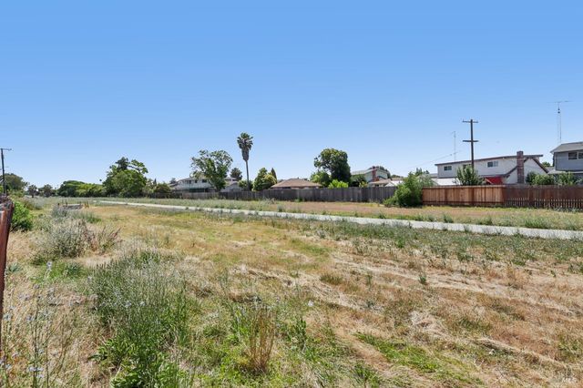331 E Pacific Ave, Fairfield, CA 94533